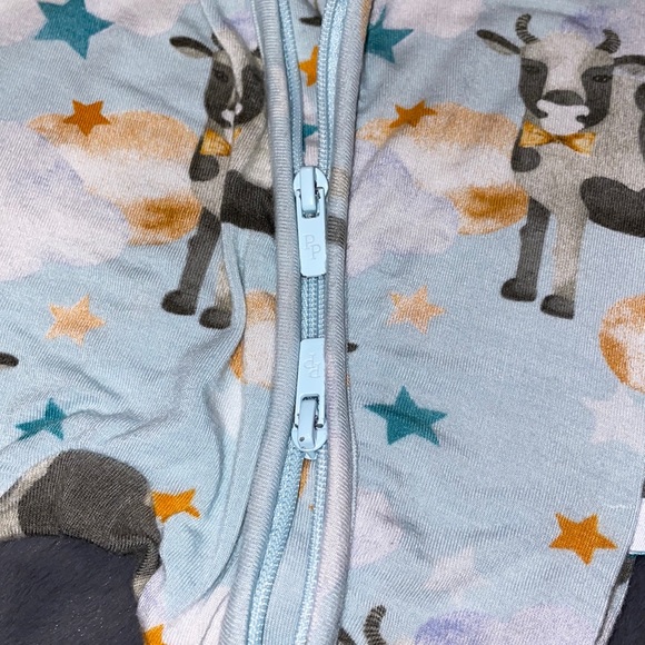 Newborn (fit 0-3) Posh Peanut Tex Cow Jumped Over Moon Zipper Footie - Picture 6 of 12